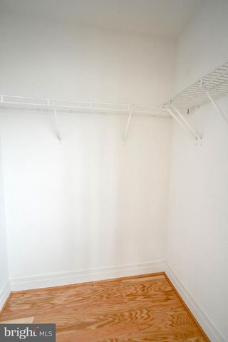 4490 MARKET COMMONS DR #302, Fairfax, VA 22033