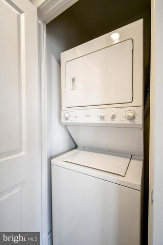 4490 MARKET COMMONS DR #302, Fairfax, VA 22033