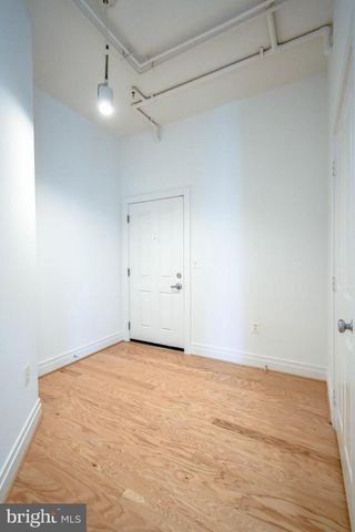 4490 MARKET COMMONS DR #302, Fairfax, VA 22033