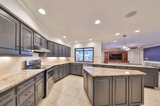 817 BANNOCKBURN AVENUE, Temple Terrace, FL 33617