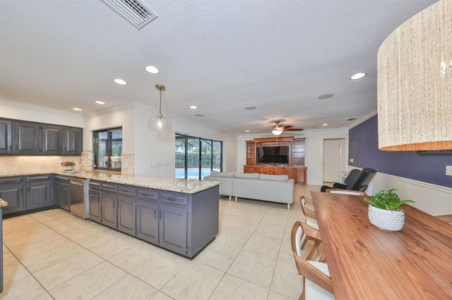 817 BANNOCKBURN AVENUE, Temple Terrace, FL 33617