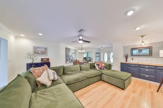 817 BANNOCKBURN AVENUE, Temple Terrace, FL 33617