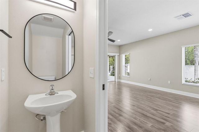 20484 NEEDLETREE DRIVE, Tampa, FL 33647