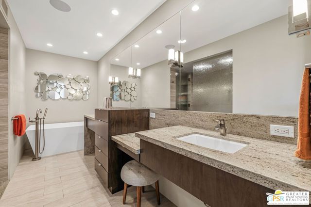 2420 Paseo Del Rey, Palm Springs, CA 92264