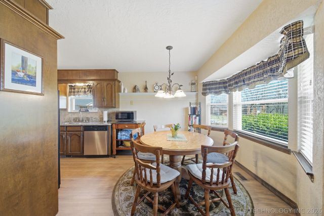 27620 E 126th Street S, Coweta, OK 74429