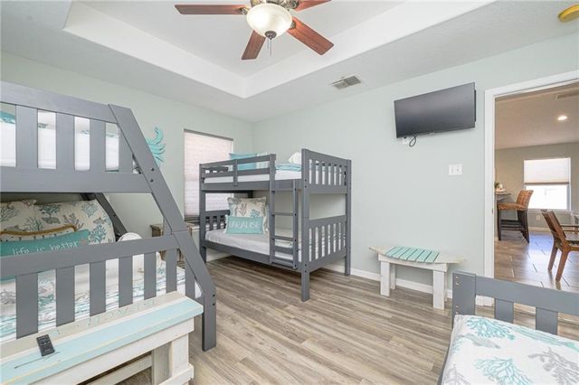 102 Ball St, Rockport, TX 78382