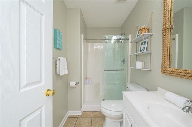 102 Ball St, Rockport, TX 78382