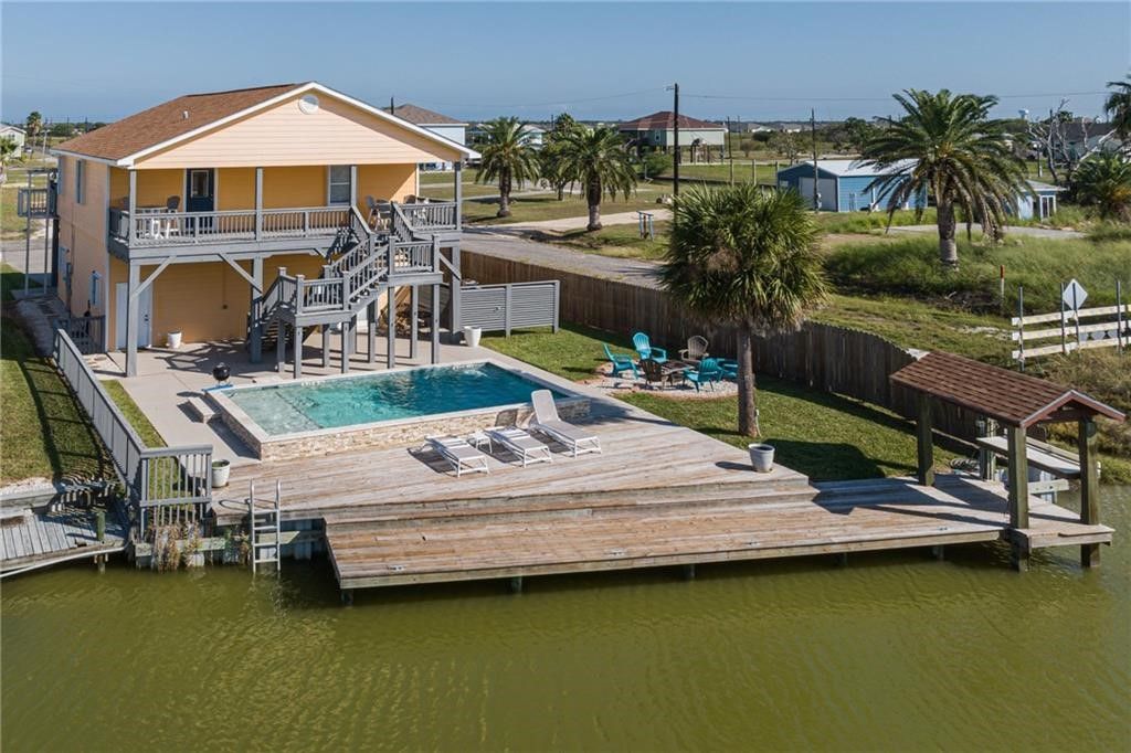 102 Ball St, Rockport, TX 78382 — photo 2