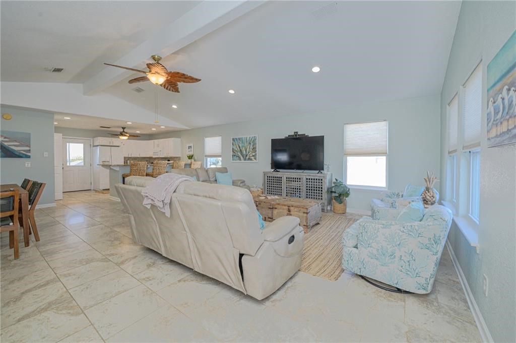 102 Ball St, Rockport, TX 78382 — photo 5