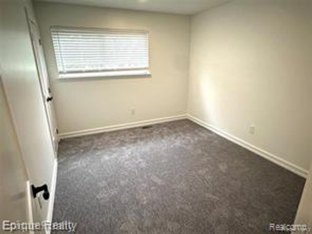 8565 Hampshire Drive, Sterling Heights, MI 48313