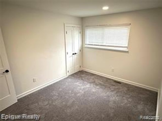 8565 Hampshire Drive, Sterling Heights, MI 48313