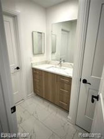 8565 Hampshire Drive, Sterling Heights, MI 48313