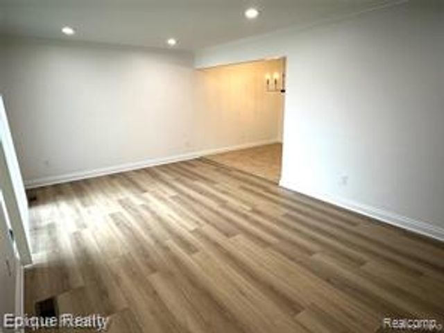 8565 Hampshire Drive, Sterling Heights, MI 48313