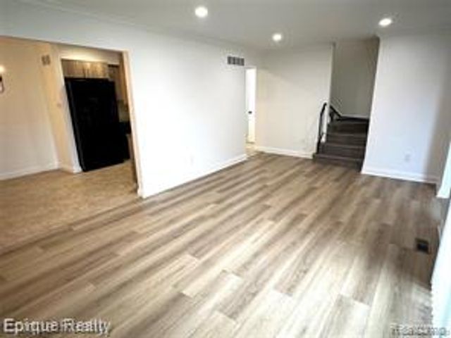 8565 Hampshire Drive, Sterling Heights, MI 48313