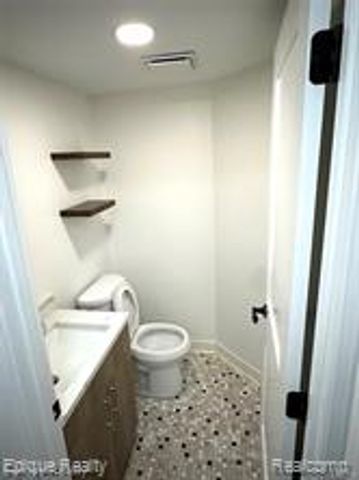 8565 Hampshire Drive, Sterling Heights, MI 48313