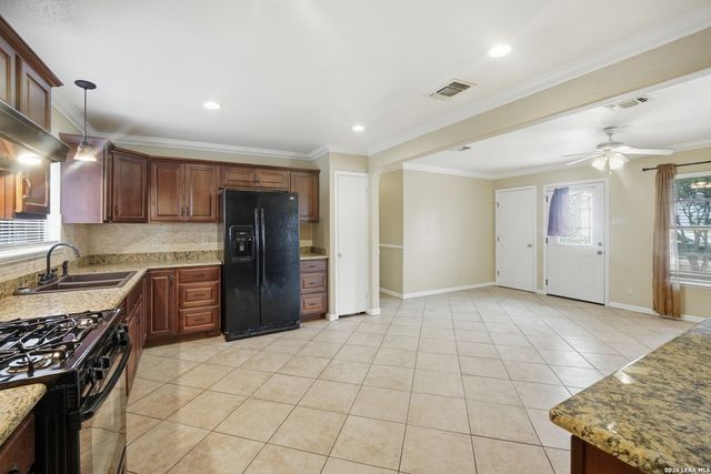 5911 Middlefield, San Antonio, TX 78242