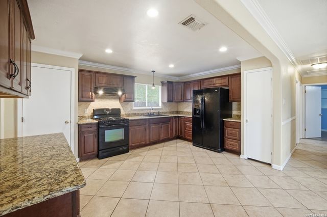 5911 Middlefield, San Antonio, TX 78242