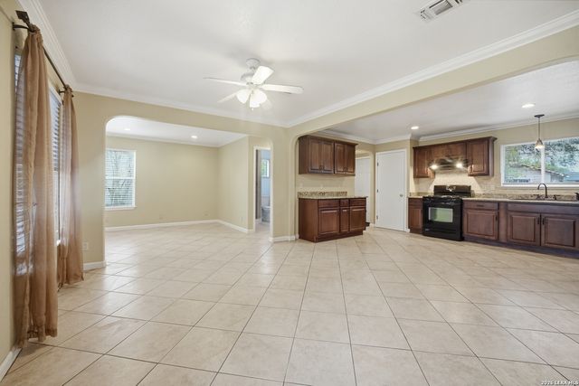 5911 Middlefield, San Antonio, TX 78242