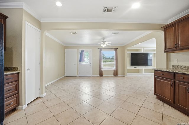 5911 Middlefield, San Antonio, TX 78242