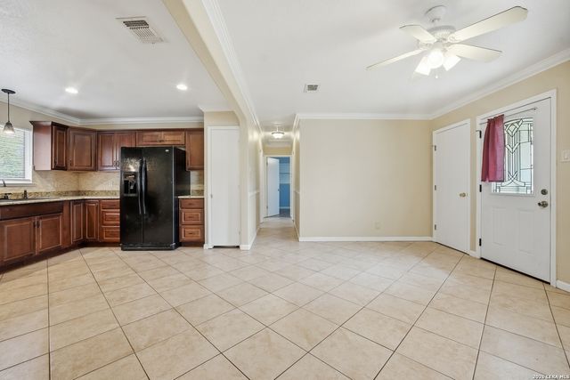 5911 Middlefield, San Antonio, TX 78242