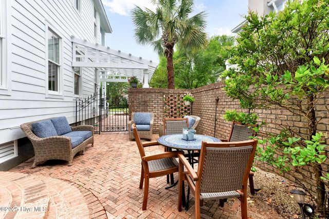 6413 Chalfont Circle, Wilmington, NC 28405