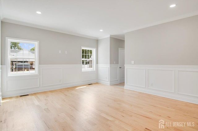 713 Inman Avenue, Colonia, NJ 07067