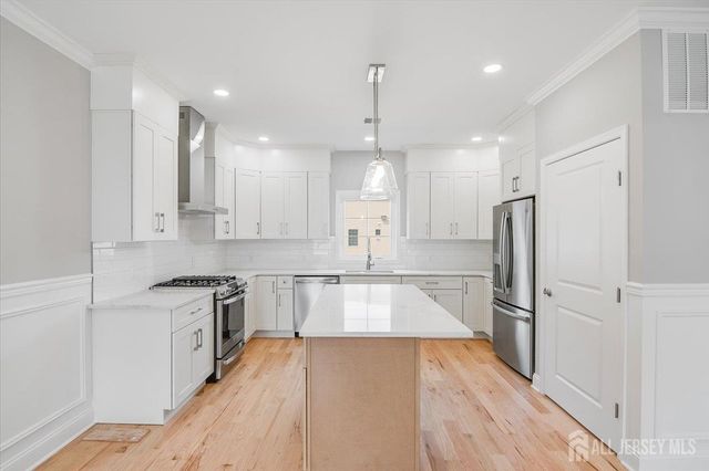 713 Inman Avenue, Colonia, NJ 07067