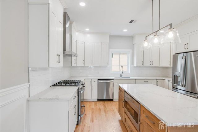 713 Inman Avenue, Colonia, NJ 07067