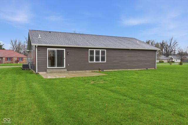 8302 W Ashford Lane, Muncie, IN 47304