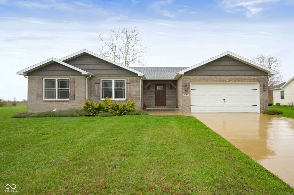 8302 W Ashford Lane, Muncie, IN 47304