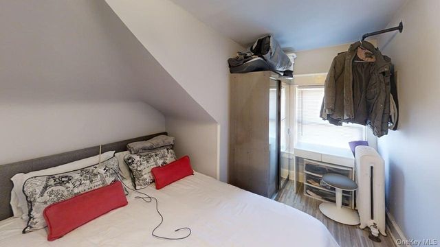 248 Westchester Avenue, Fleetwood, NY 10552