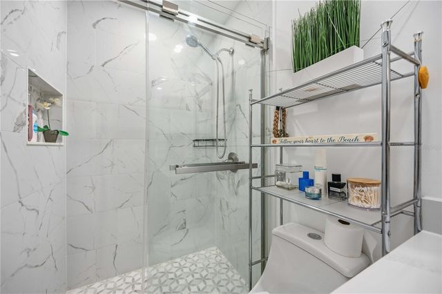 266 OAK HILL DRIVE 34, Sarasota, FL 34232