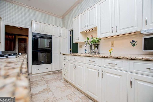 211 Habersham Place, Carrollton, GA 30117