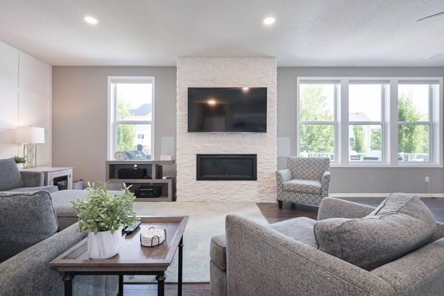 5420 Southridge Circle, Woodbury, MN 55129