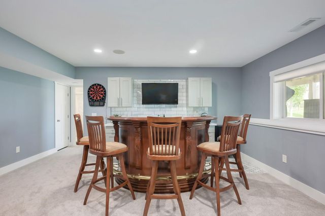 5420 Southridge Circle, Woodbury, MN 55129
