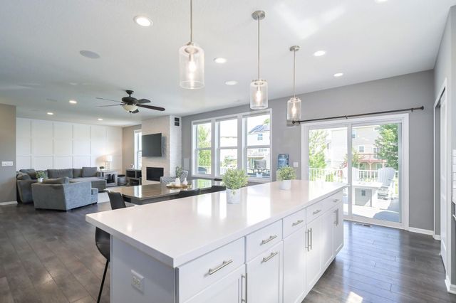 5420 Southridge Circle, Woodbury, MN 55129