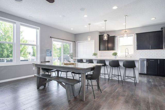 5420 Southridge Circle, Woodbury, MN 55129