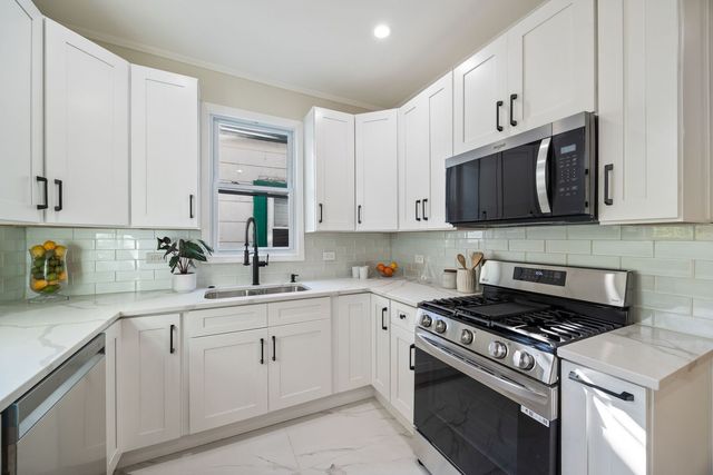 4143 N Drake Avenue, Chicago, IL 60618