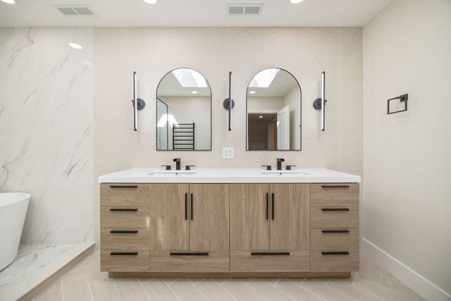 4143 N Drake Avenue, Chicago, IL 60618