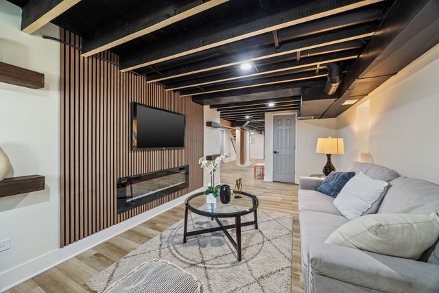 4143 N Drake Avenue, Chicago, IL 60618