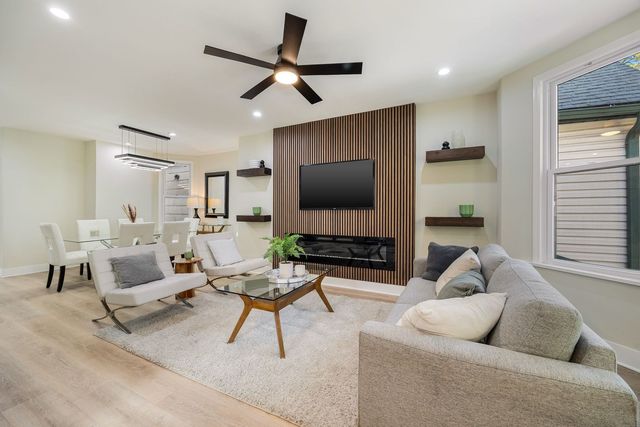 4143 N Drake Avenue, Chicago, IL 60618