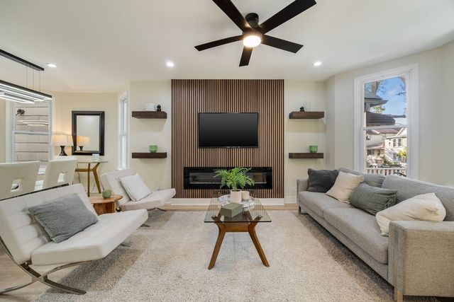 4143 N Drake Avenue, Chicago, IL 60618