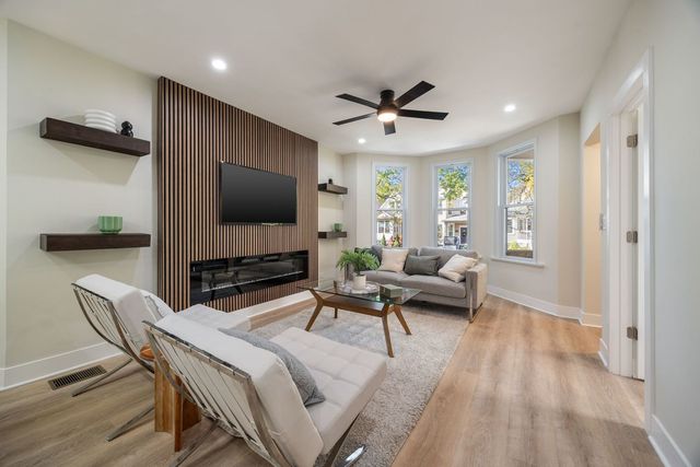 4143 N Drake Avenue, Chicago, IL 60618