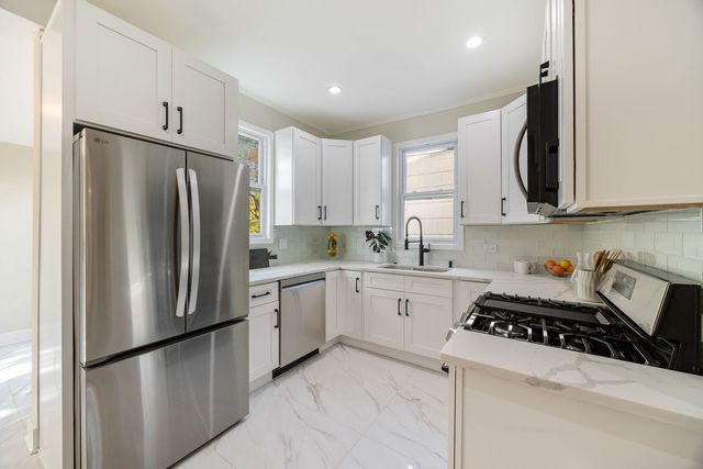 4143 N Drake Avenue, Chicago, IL 60618