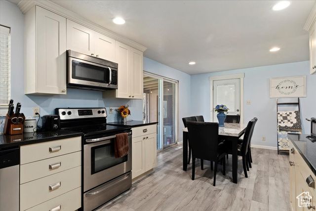 698 N BROOK AVE, Tooele, UT 84074