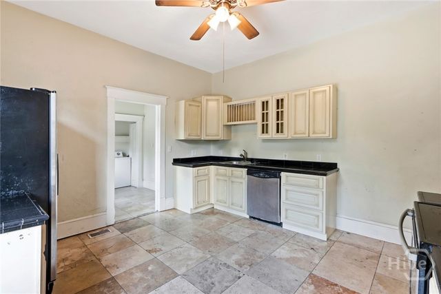 402 E 38th Street, Savannah, GA 31401