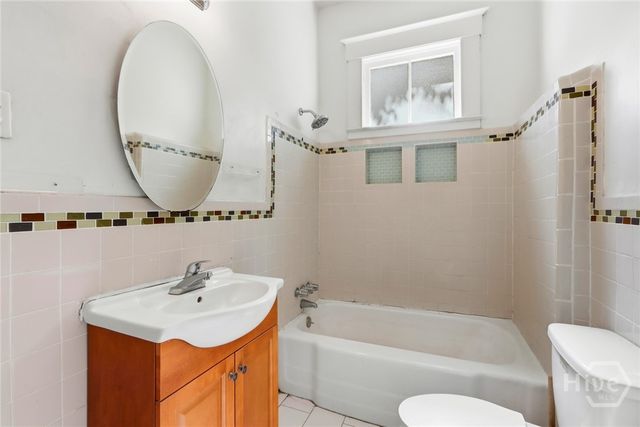 402 E 38th Street, Savannah, GA 31401