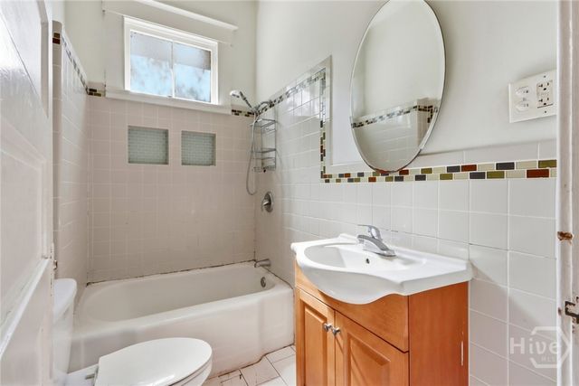 402 E 38th Street, Savannah, GA 31401