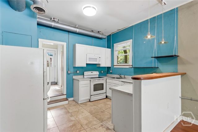 402 E 38th Street, Savannah, GA 31401