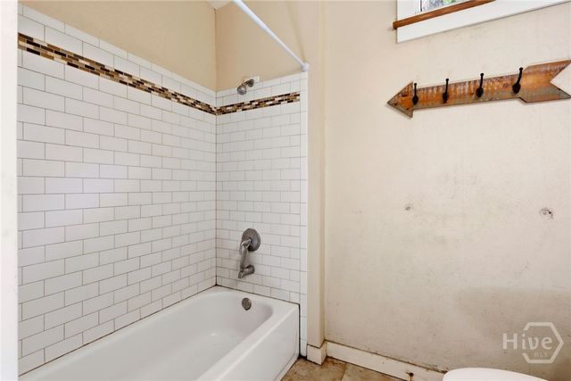 402 E 38th Street, Savannah, GA 31401
